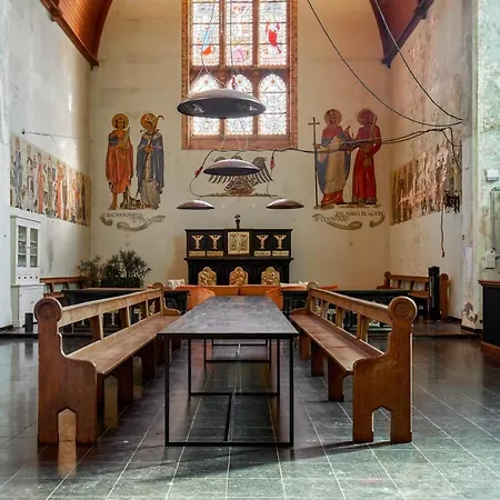 Sleeping In A Church - Bed & Bar Tolomeus Diksmuide